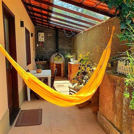 Recanto De Itaipava - Casa Com Forno De Pizza A Lenha, Churrasqueira, Pet Friendly, Equipada Para Ate 6 Pessoas, Em Meio A Natureza E Proxima Ao Centro Do Bairro Petropolis  Luaran gambar