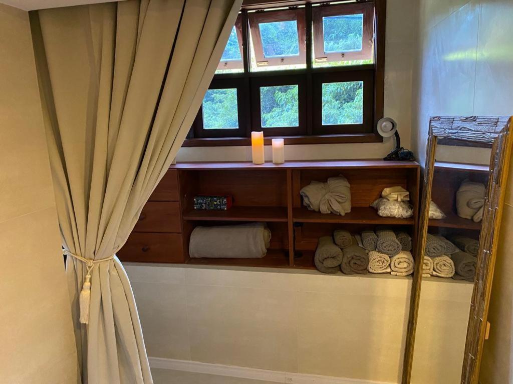 Recanto De Itaipava - Casa Com Forno De Pizza A Lenha, Churrasqueira, Pet Friendly, Equipada Para Ate 6 Pessoas, Em Meio A Natureza E Proxima Ao Centro Do Bairro Petropolis  Luaran gambar