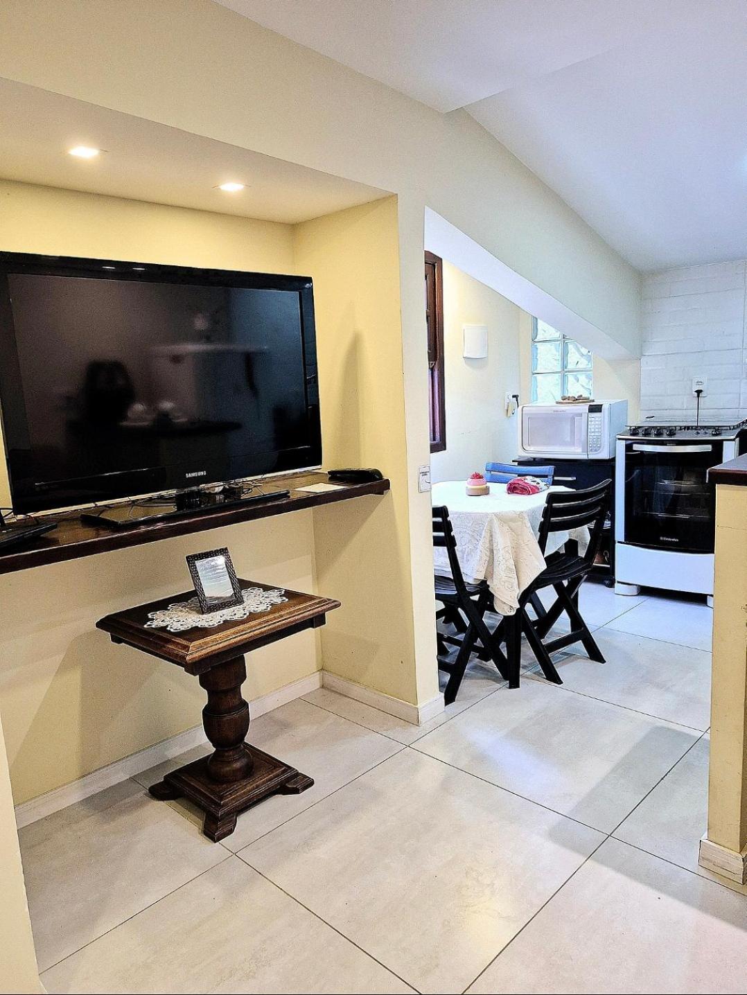 Recanto De Itaipava - Casa Com Forno De Pizza A Lenha, Churrasqueira, Pet Friendly, Equipada Para Ate 6 Pessoas, Em Meio A Natureza E Proxima Ao Centro Do Bairro Petropolis  Luaran gambar