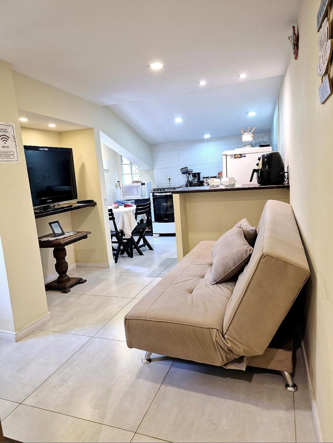 Recanto De Itaipava - Casa Com Forno De Pizza A Lenha, Churrasqueira, Pet Friendly, Equipada Para Ate 6 Pessoas, Em Meio A Natureza E Proxima Ao Centro Do Bairro Petropolis  Luaran gambar