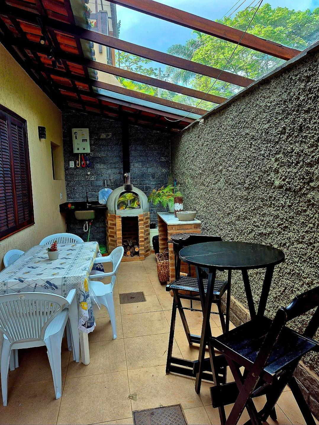 Recanto De Itaipava - Casa Com Forno De Pizza A Lenha, Churrasqueira, Pet Friendly, Equipada Para Ate 6 Pessoas, Em Meio A Natureza E Proxima Ao Centro Do Bairro Petropolis  Luaran gambar